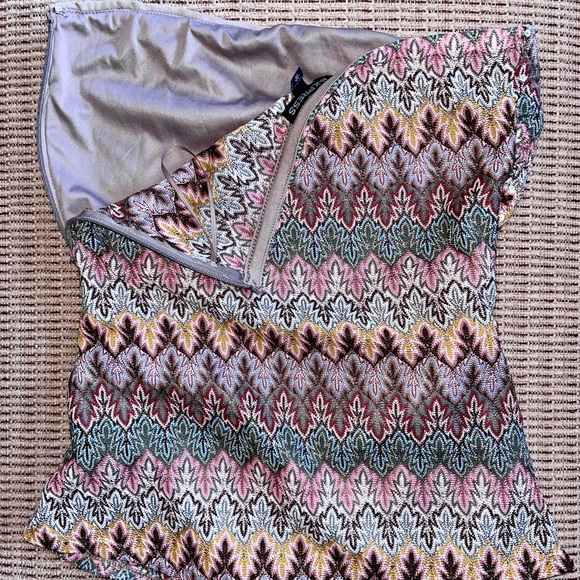 Colorful Patterned Knit Top - Picture 2 of 4